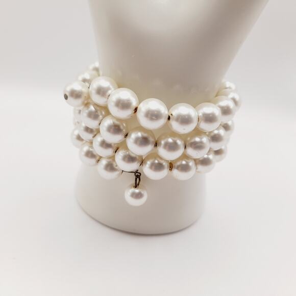 Vintage Faux Pearl Memory Wire Bracelet – 1950s Jewelry – One Size Fits Most 21” - Picture 3 of 11